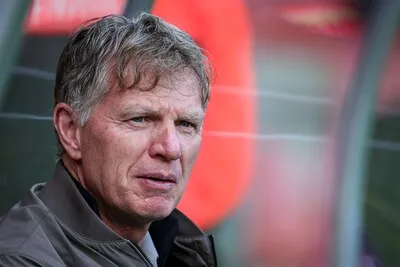 Trainer Alfons Groenendijk (60) vertelt uitgebreid over zijn voetballeven, een emotionele terugkeer bij ADO én waarom hij PSV waardeert