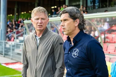 LIVE | Eerste gevaar Jong PSV - FC Eindhoven komt van Jesper Uneken