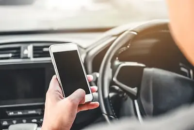 20 bestuurders op de bon in Helmond voor vasthouden telefoon tijdens het rijden