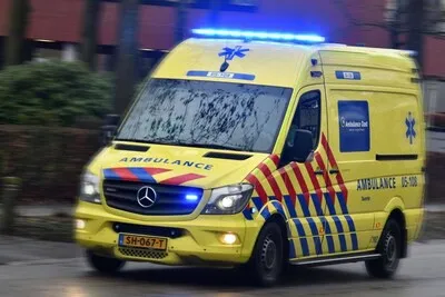 Ambulance met spoed naar Parklaan in Boskoop