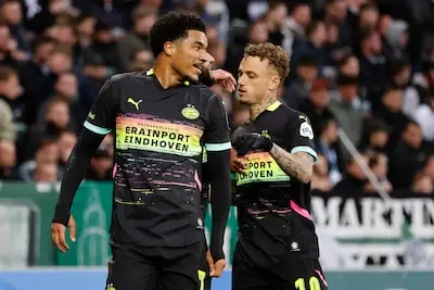 Geen garanties, geen grootspraak en best nog wat gemopper bij PSV, maar ook een vleugje grandeur én peperdure punten