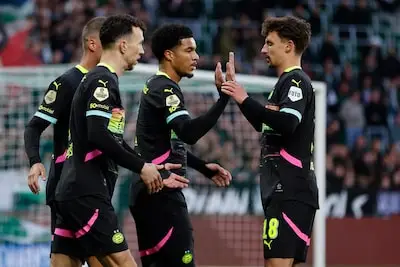 LIVE | PSV binnen het half uur op rozen: Perisic verdubbelt de voorsprong op bezoek in Groningen