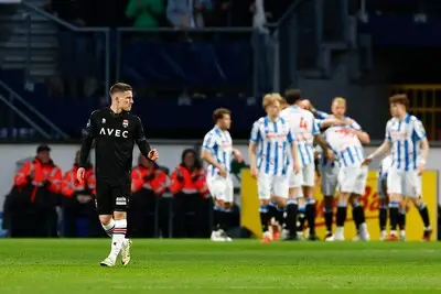 Vrije val van spartelend Willem II lijkt niet te stoppen: ‘Maar wat hebben we eraan om in zak en as te gaan zitten?’