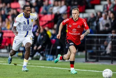 Helmond Sport blijft ongeslagen in eigen stadion, maar kijkt tegen serieus probleem aan: ‘Uiteindelijk koop je er niks voor’