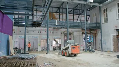 Dorpshuis Het Klooster in Nuenen is nu gestript en onherkenbaar, maar straks licht en vol ‘reuring’