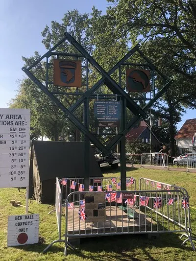 Sons oorlogsmonument voor de Baileybrug verstoft nog steeds in de opslag