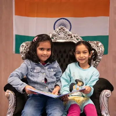 Voorlezen in acht talen in bibliotheek Veldhoven