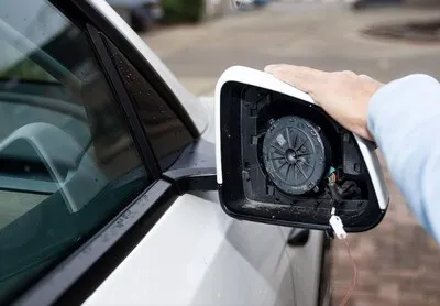Buitenspiegels van meer dan twintig dure auto’s op Strijp-R gestolen, technologie blijkt goudmijntje
