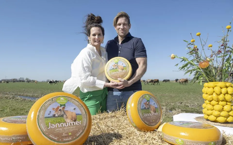 Meer natuur en minder koeien. Hans en Suzanne uit Jannum gaan ervoor met eigen kaas, ook al is het bedrijf ‘illegaal’