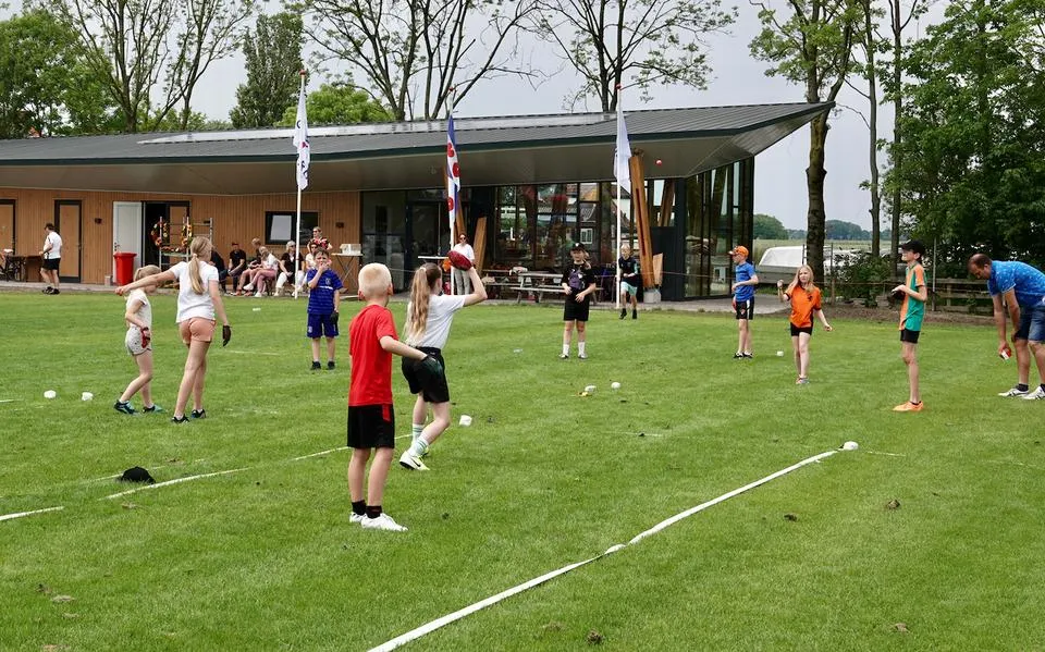 Ried opent ‘thuishaven’ sport- en recreatiegebouw ‘Ut ‘e Rie’ op feestelijke wijze