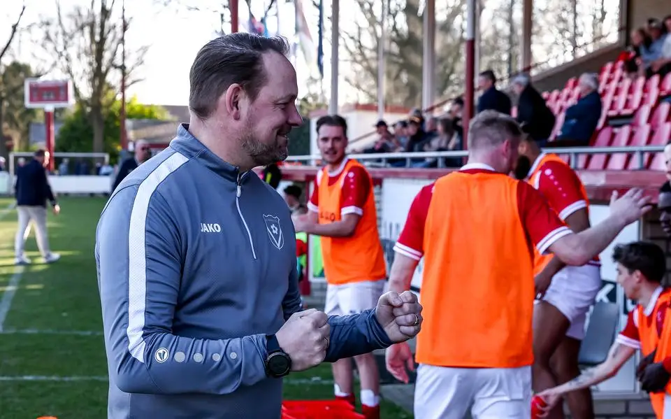 Harkemase Boys gaat succesvol met de billen bloot bij DOVO, ruime zege ONS Sneek