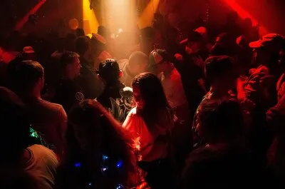 Clubben tijdens Pasen en pop-upbioscoop in de Spoorzone: dit doe je dit weekend in Tilburg