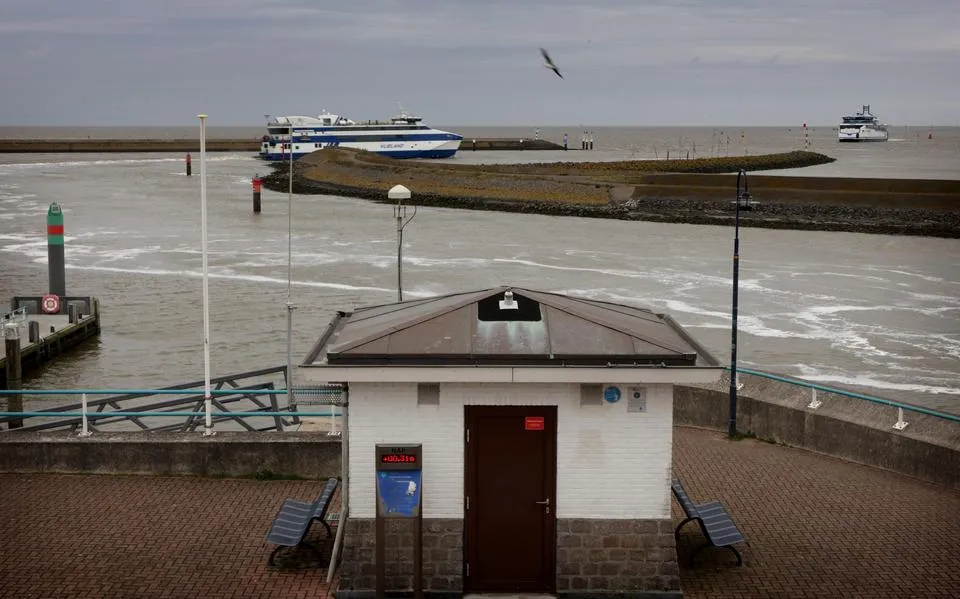De zeespiegel stijgt bij Harlingen sneller dan elders. Hoe kan dat? ‘Zoutwinning is niet een oorzaak’