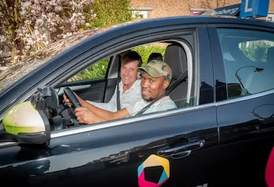 Mohamed (25) verloor alles, maar klimt weer uit het dal; hij mag nu zelfs zijn rijbewijs gaan halen