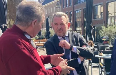 Tournee Nationale Ombudsman doet Helmondse Markt aan: ‘We zijn in oorlog met onze overheid’