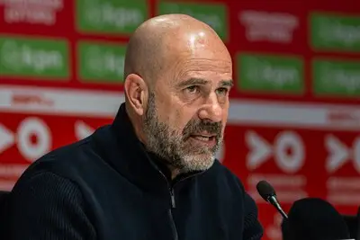 Peter Bosz wil zich met PSV richten op de tweede plaats: ‘We moeten nu naar beneden kijken’