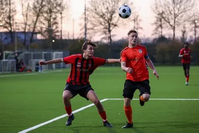 Tweede gele kaart levert wéér onduidelijkheid op bij BVV tegen VCB: ‘Teammanager heeft een fout gemaakt’