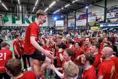 DSC promoveert na negen jaar opnieuw naar de Korfbal League: ‘Dit is een heel mooi afscheidscadeau’