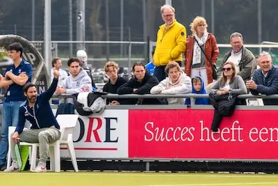Spanning, juichen en praten: het leven langs de zijlijn is niets voor een topsporter