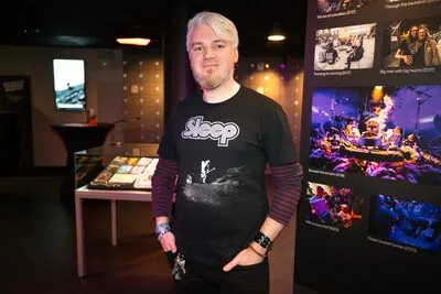 Is Roadburn immaterieel erfgoed of therapie? Festivalganger Denis eert overleden vriend met bijzonder shirt