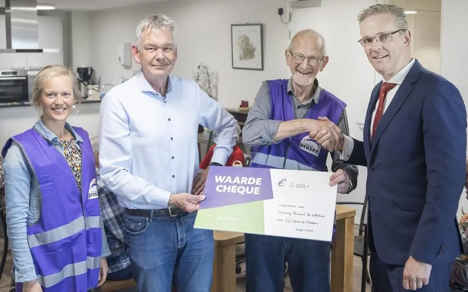 Oud-burgemeester Gebben van Tytsjerksteradiel: presentje voor Present