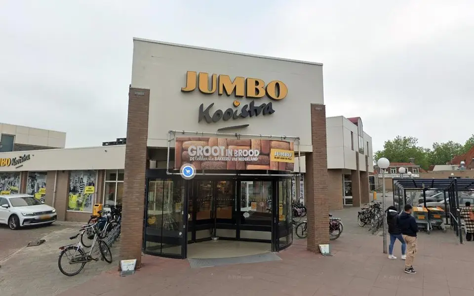 Kassamedewerker uit Leeuwarden (24) sjoemelt bij Jumbo met retourartikelen. ‘Wat heeft u met het geld gedaan?’