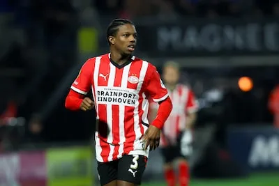 PSV speurt al naar nieuwe backs voor volgend seizoen, kans op langer verblijf Malacia nu al zeer klein