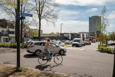 Tilburg zet proef met bussluis bij Wagnerplein door, ondanks zorgen bij de politie