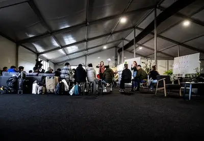 Zorgen over veiligheid asielzoekers Meerhoven: ‘Vanaf 1 juli nog maar vier beveiligers aanwezig’