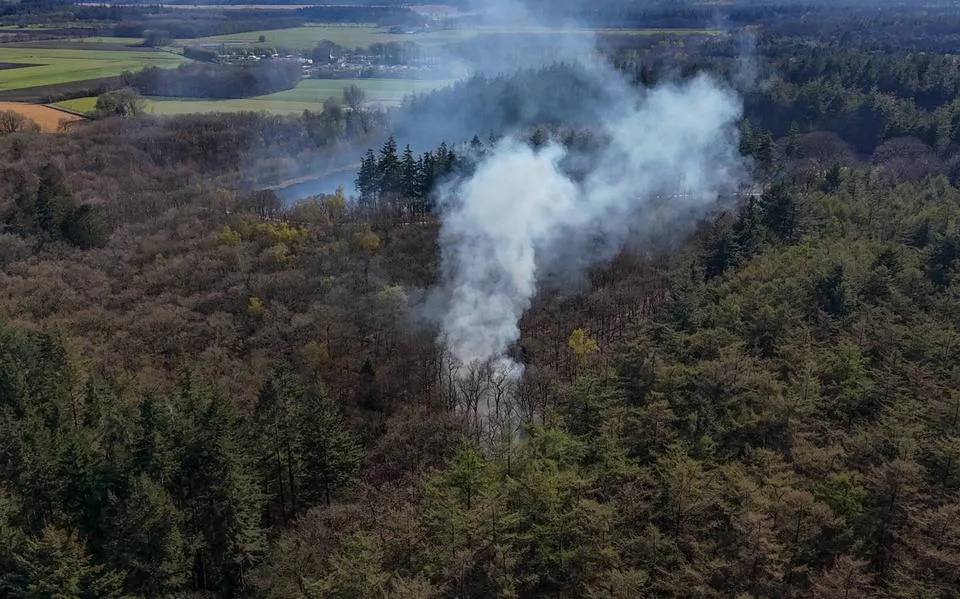 Natuurmonumenten speurt op Facebook naar jonge brandstichters in Bakkeveen: ‘We willen geen heksenjacht veroorzaken’