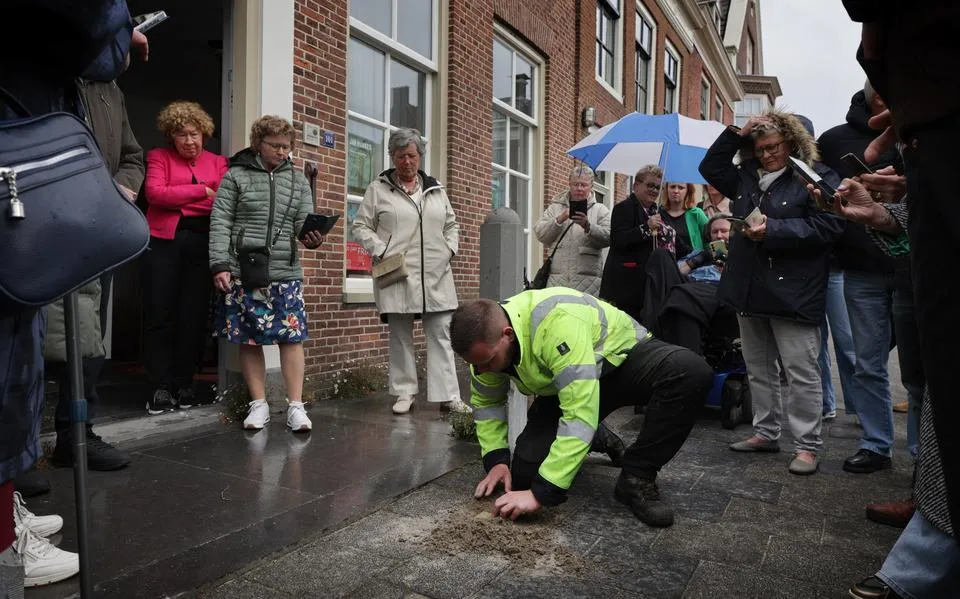 Na Joodse stadsgenoten hebben nu ook verzetsmensen uit Harlingen hun eigen struikelstenen