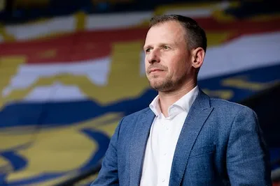 Mooie plannen en nog mooiere woorden, maar nog geen jaar later is Caluwé alweer gevlogen bij Willem II