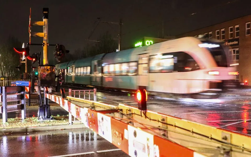 Vol stroomnet is gevaar voor elektrificatie dieselspoorlijnen: ‘Het kan de Friese ambities gaan hinderen’