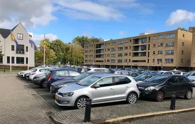 Raad Geldrop-Mierlo: maak nieuw parkeerterrein De Meent ook groen; wethouder gaat stinkende best doen