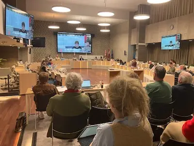 Geen varkenspoten of vuurwerk maar wel veel brieven vol zorgen over asielopvang in Eindhovens belastingkantoor