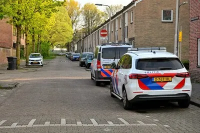 Politie doorzoekt woning in Tilburg, recherche ter plaatse
