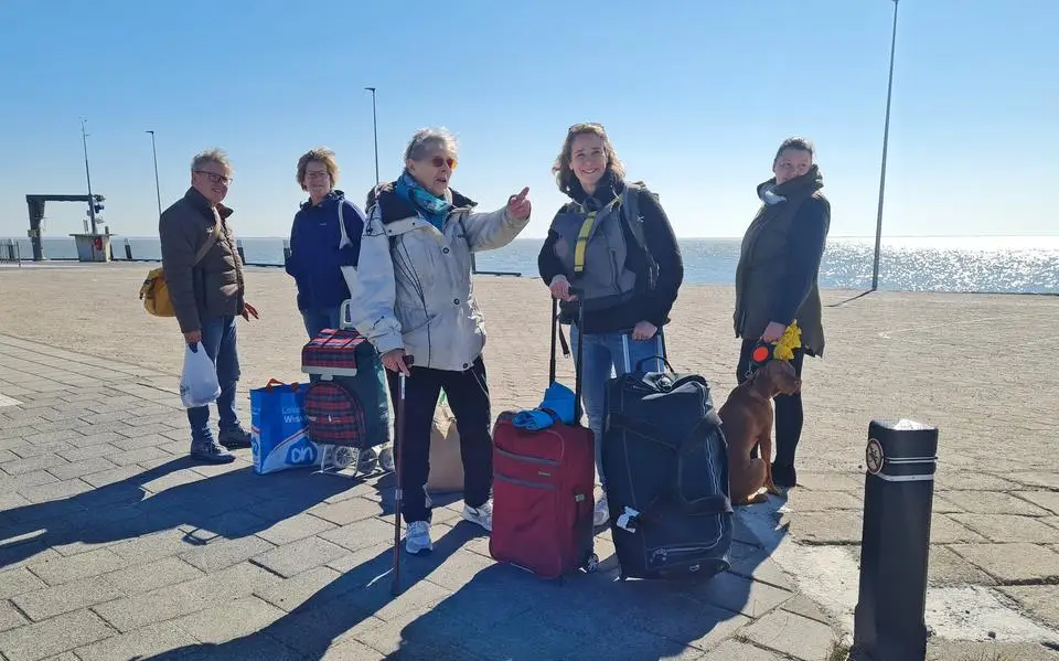 Met de snelboot naar Schiermonnikoog en dan 3 kilometer lopen naar het dorp. ‘Leefbaarheid is in het geding’