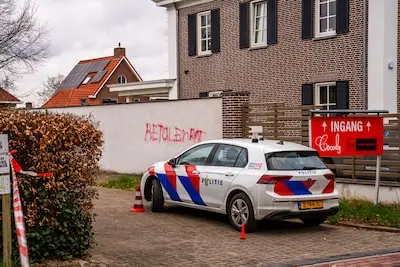 Geldrop grijpt in en sluit villa die al vaker doelwit van aanslag was: niemand mag het pand nu betreden