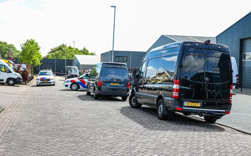 3,5 jaar na grote hennepvondst is het opnieuw mis in de gele loods aan de Suvelstrjitte in Feanwâlden