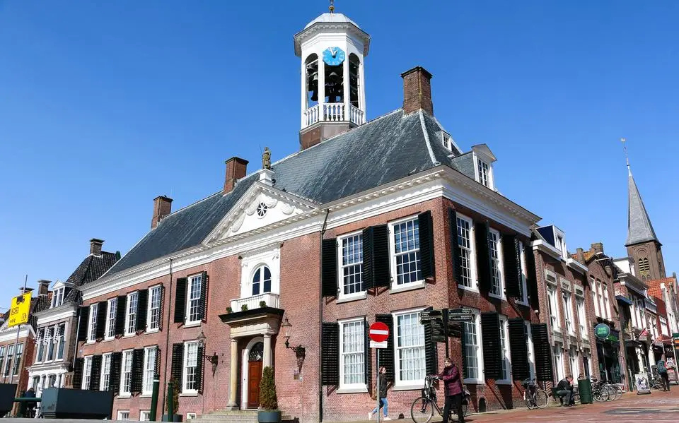 Noardeast bezuinigt: komt het nieuwe gemeentehuis in Dokkum er nog wel? En groene container minder geleegd?