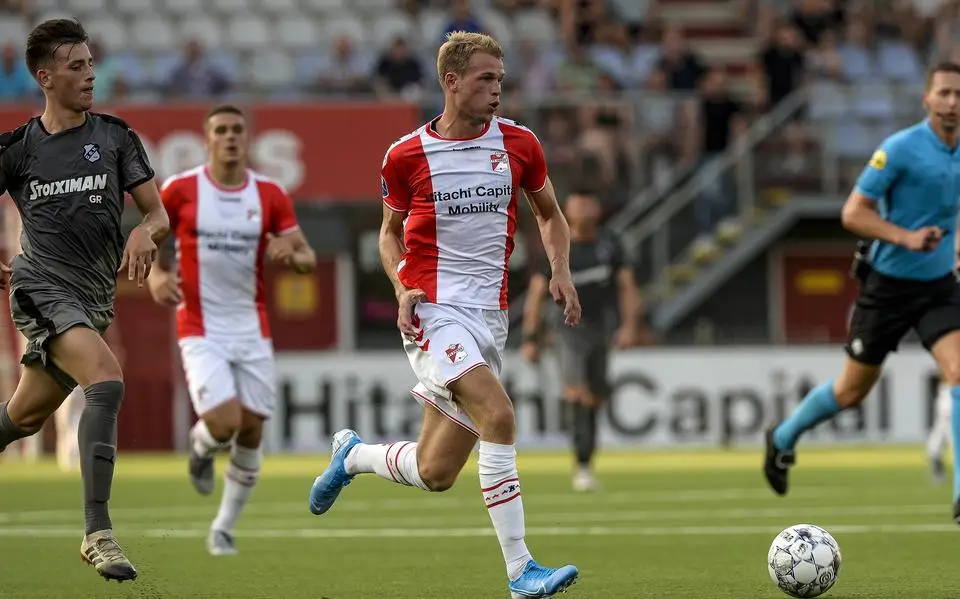 Oud-speler van FC Emmen Nikolai Laursen (27) beëindigt carrière door aanhoudend blessureleed: ’Ik moet verder met mijn leven’