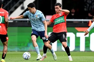LIVE | Duel tussen NEC en Willem II ligt stil na akelige botsing tussen twee NEC-spelers