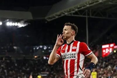 PSV smult bij de gedachte aan nóg een jaar Perisic en zoekt naar oplossing tijdens gesprekken over nieuw contract