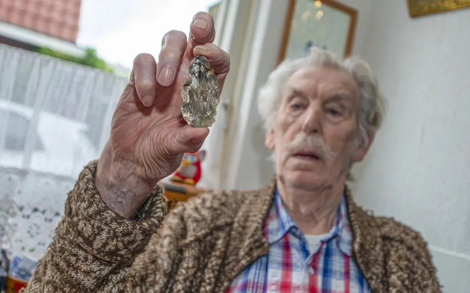 Archeologische vondst van Rieks (90) en Henk (65) Trip uit Emmen is na 50 jaar groot nieuws. ‘Mooie sport, jong. Mooiste dat er is’
