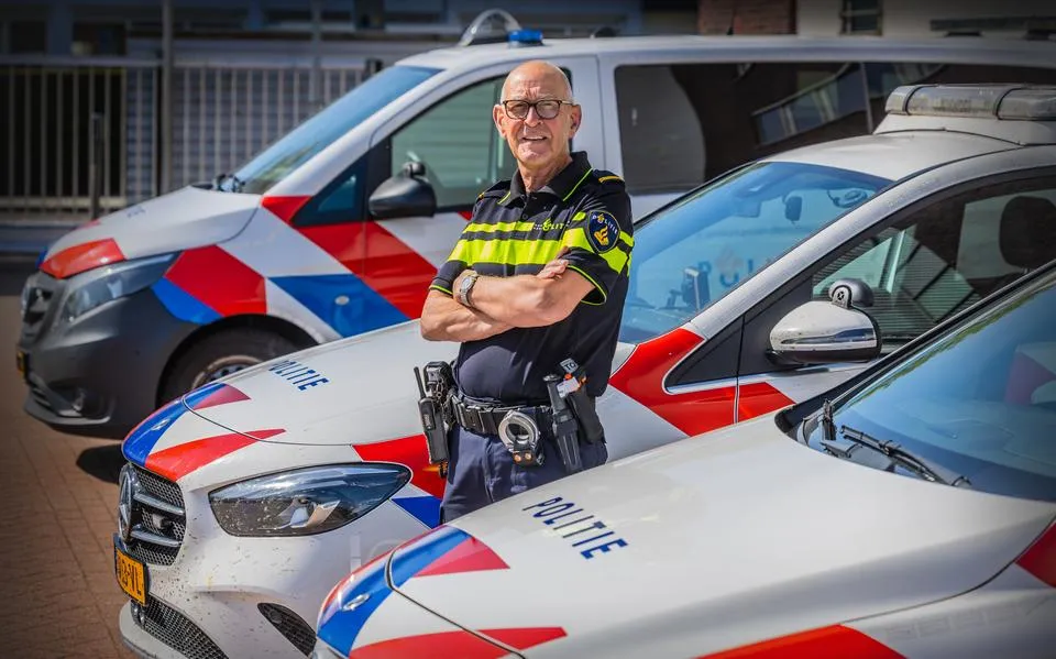 Ruurd (76) uit Sneek is de oudste politieagent van Friesland: ‘Ja, het is een passie’