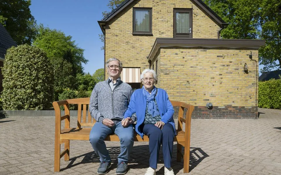 Taeke (88) en Geertje Feenstra (88) uit Kollumersweach zeventig jaar getrouwd: ‘De iisbaan hat myn rêding west’