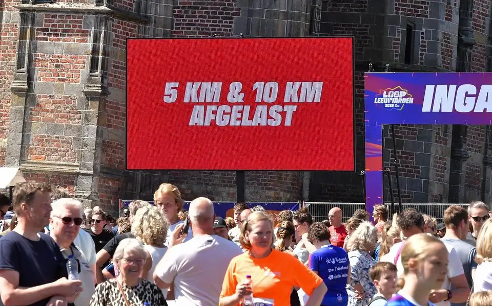 Hardloper overleden bij LOOP Leeuwarden. Vele gevallen van uitdroging en oververhitting reden om helemaal te stoppen