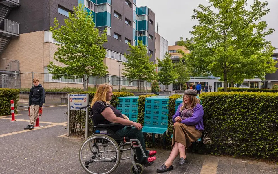 Opluchting en blijdschap bij patiënten in Sneek en Heerenveen nu ziekenhuizen toch niet sluiten. 'De vlag gaat uit'