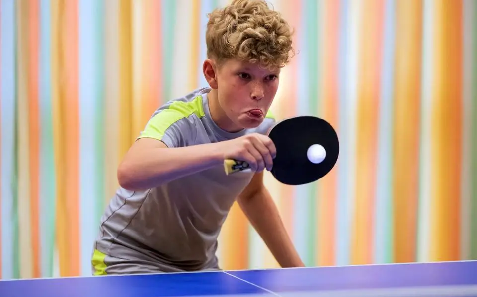In Easterwierrum telt de tafeltennisclub tien leden. Maar de voorzitter speelde nog tegen Bettine Vriesekoop