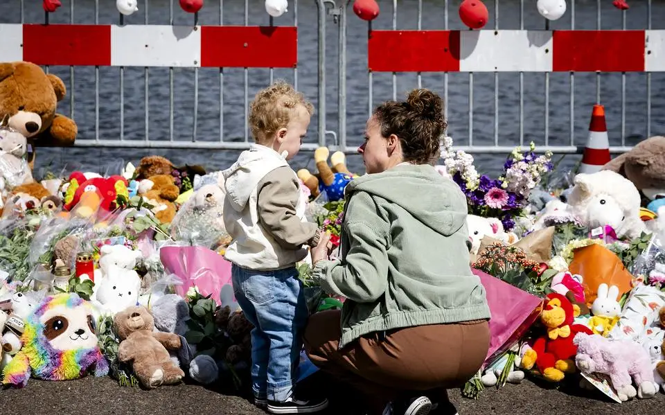 Politie stond aan de deur bij vader Jeffrey en Emma: ‘Alles leek rustig, dus ze zijn weer weggegaan’ | podcast Radio Ramkraak